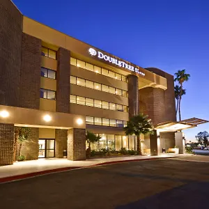 Hotel Doubletree By Hilton North